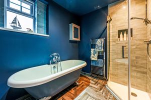 Family Bathroom- click for photo gallery